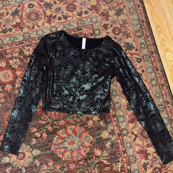 NWOT Lululemon wunder train top - Picture 3 of 5